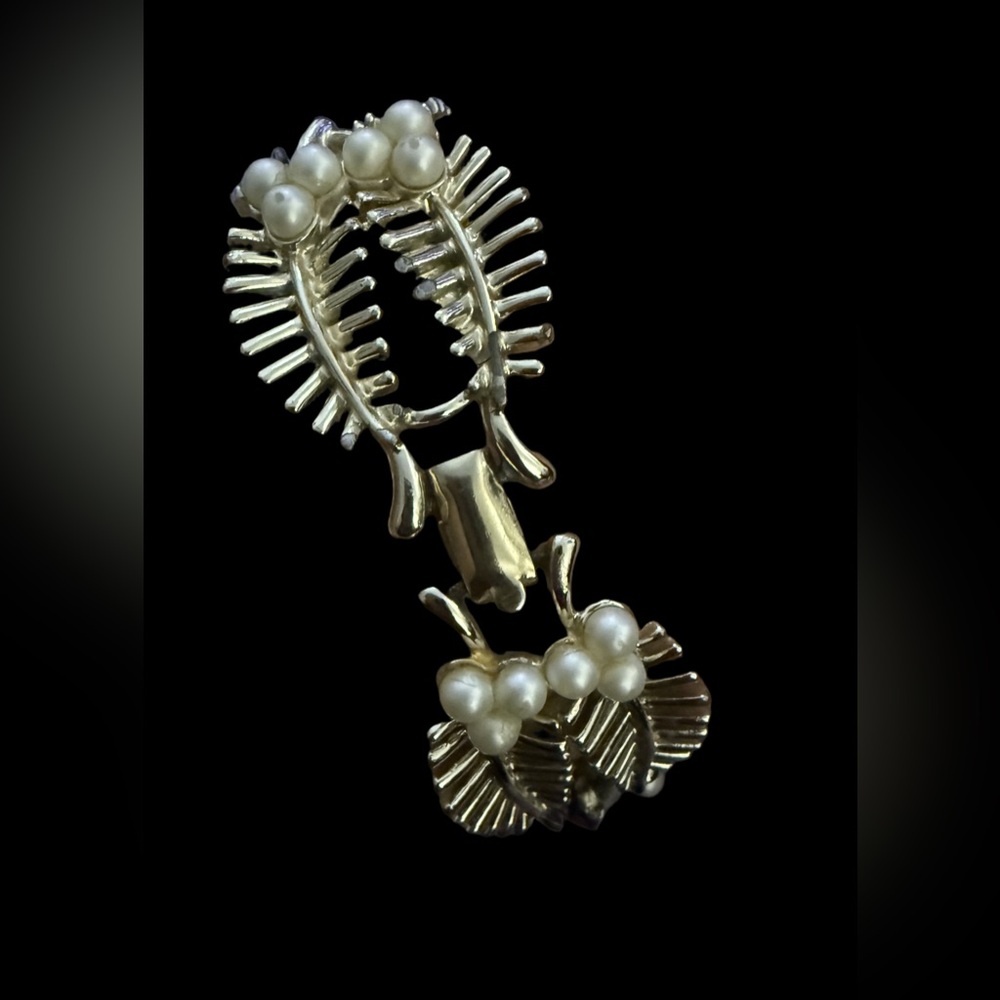 Gold tone vintage Coro Pegasus leaf skeletal design bracelet 1940s 1950s - Picture 5 of 9